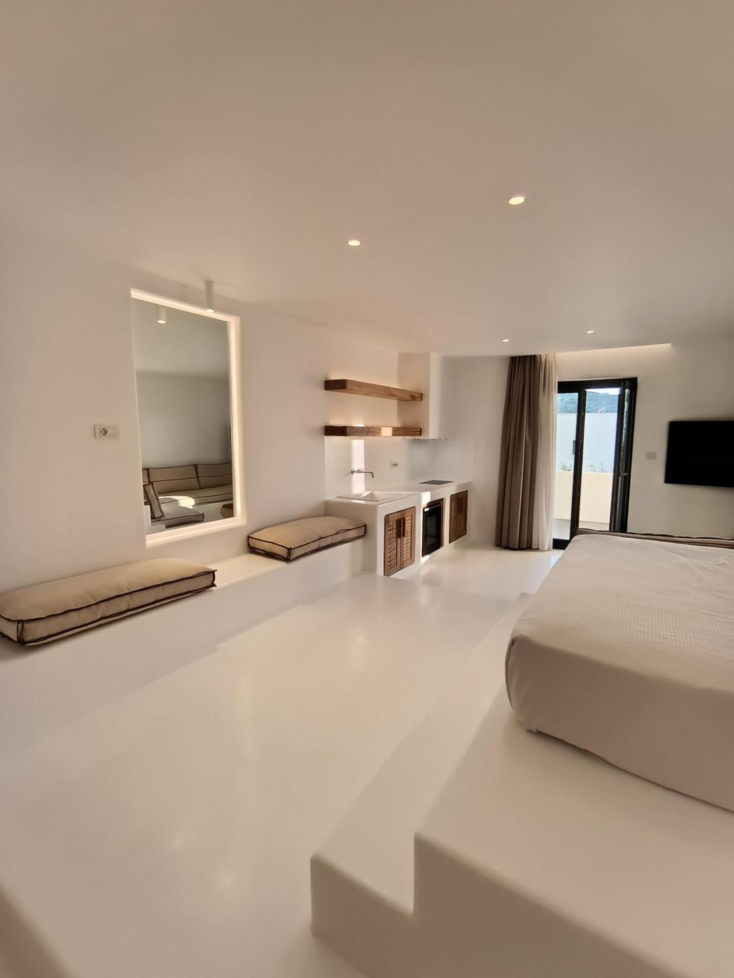 Yialos Ios Hotel Exterior photo